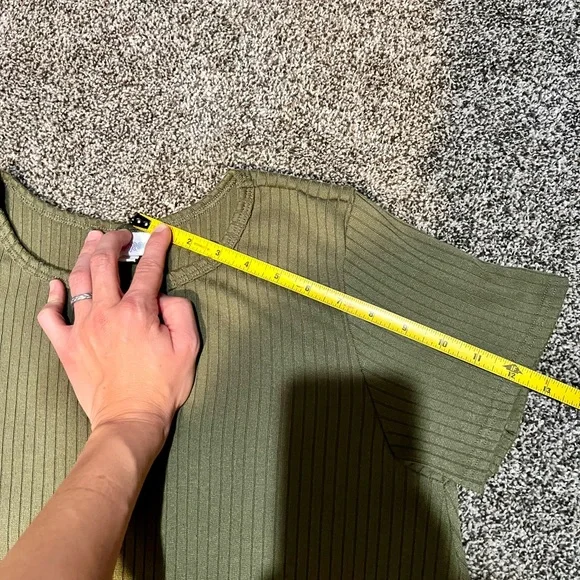 LuLaRoe Olive Green Midi, High- Low Dress with Short Sleeves size Small - Picture 9 of 9